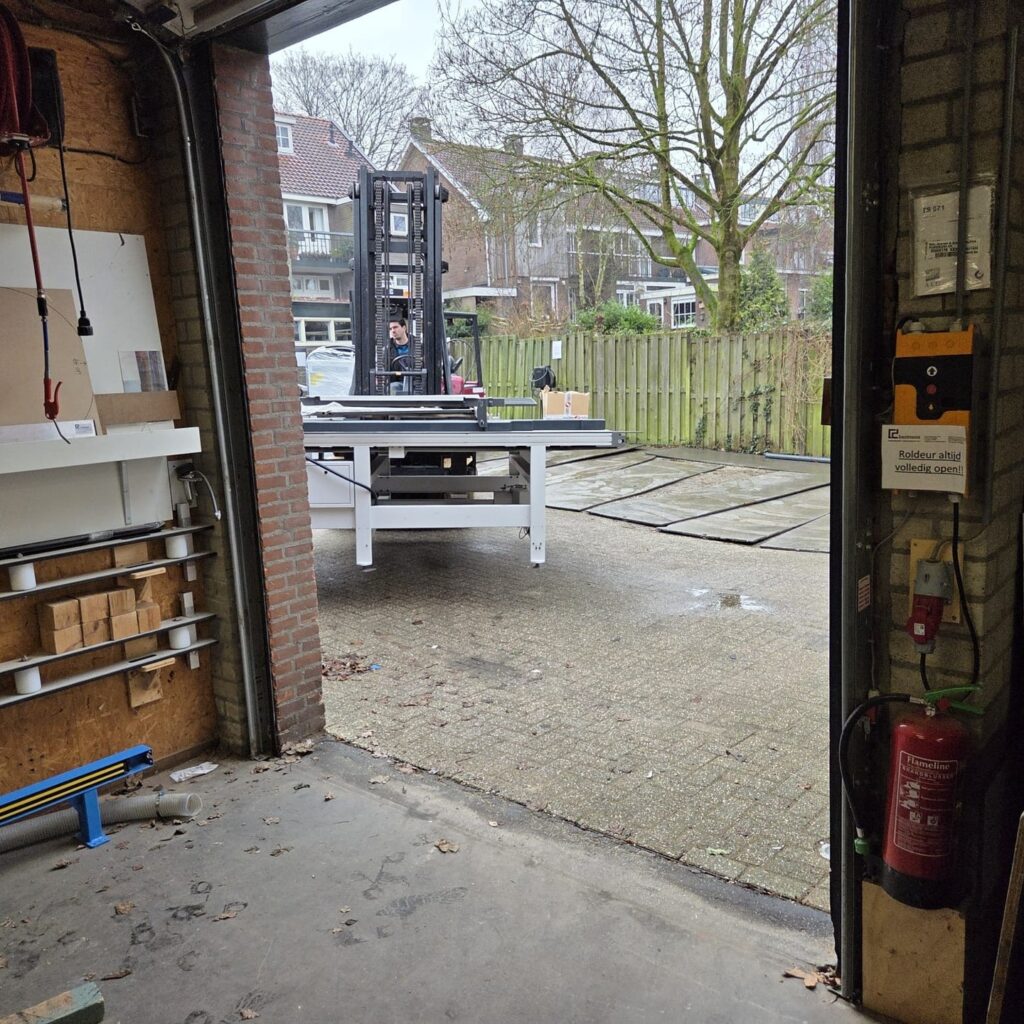 Instagram post from hermensinterieuropmaat. This post is in position 1.
