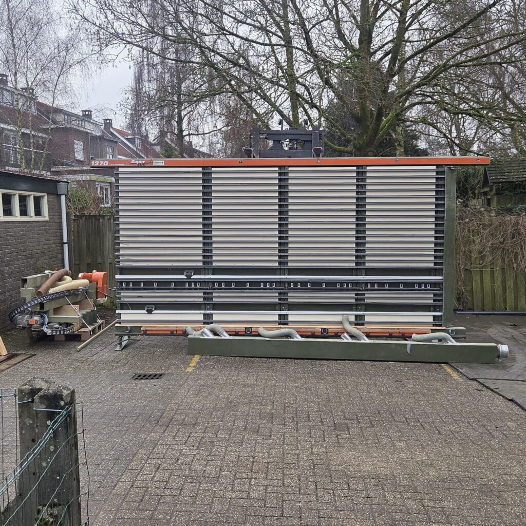 Instagram post from hermensinterieuropmaat. This post is in position 0.